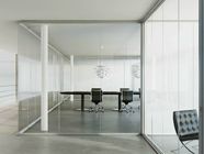 O escritório moderno claro ou geado resistente divide a instalação fácil