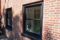 A faixa vitrificada triplicar-se forte de revestimento da durabilidade e da segurança de Windows da faixa de alumínio do pó branco pendurou janelas