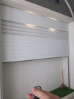 Portão de garagem de alumínio contemporâneo automático Bi Roller Folding Shutter