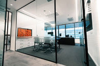 Paredes de separação de vidro interiores da parede de alumínio moderna para escritórios